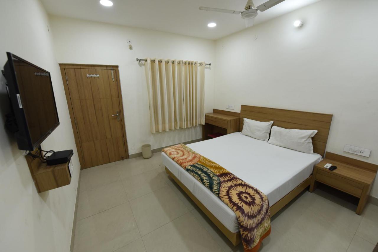 Hotel Mayur โคราฆปุระ ภายนอก รูปภาพ