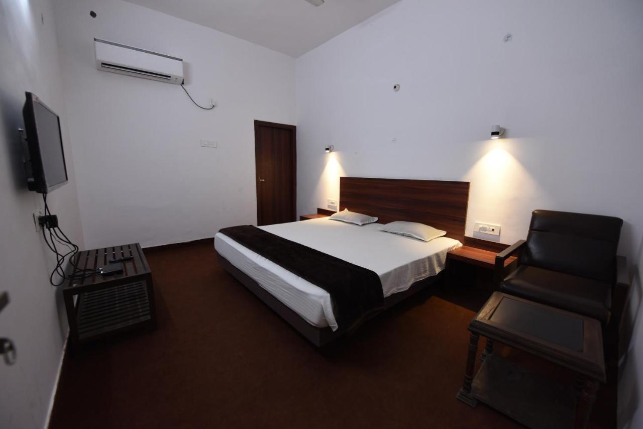 Hotel Mayur โคราฆปุระ ภายนอก รูปภาพ