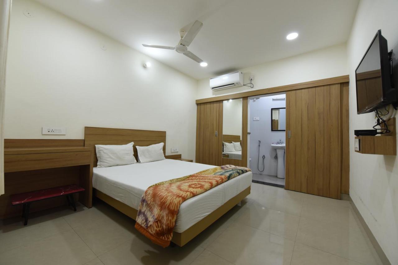Hotel Mayur โคราฆปุระ ภายนอก รูปภาพ